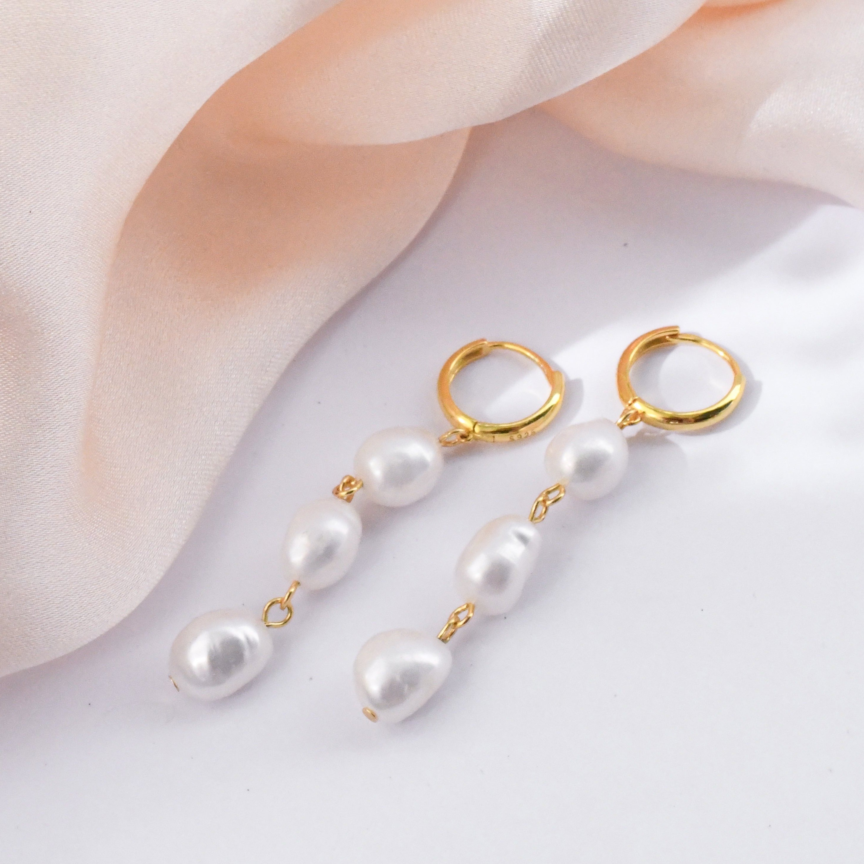 Sway Pearl Earrings